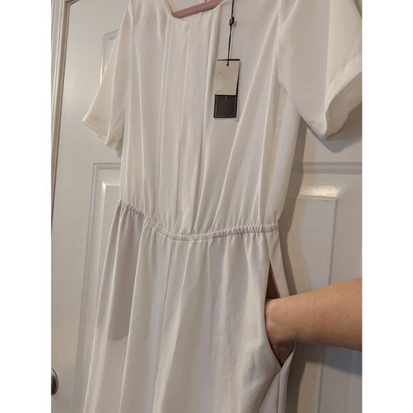 BCBGMAXAZRIA White Minimalist Backless Wide Legged Jumpsuit- Size Small- NWT - Picture 5 of 8
